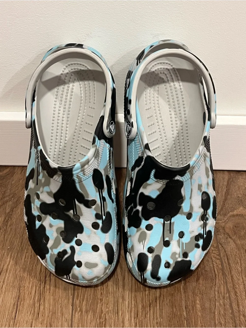 Crocs Classic Clog Marbled Camo Slip-On Comfort Shoes | Men’s 9/Women’s 11